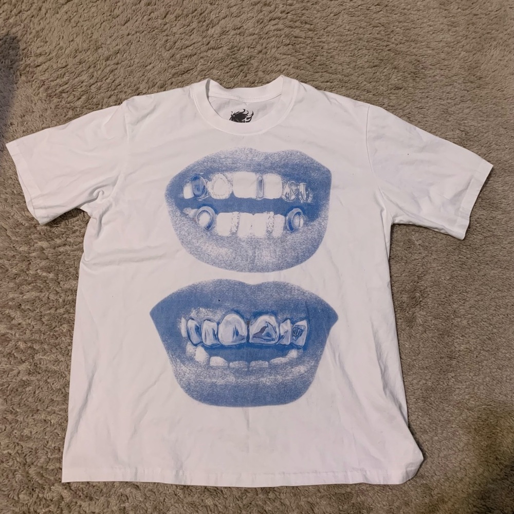 White graphic tee